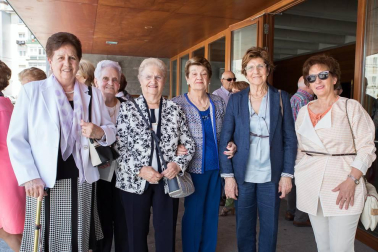 La Umafy (Universidad para Mayores Francisco Ynduráin) celebró su día con una jornada cultural y lúdica que tuvo lugar, como es habitual, en Aoiz. Entre los diferentes actos del día, la Casa de Cultura acogió una exposición realizada por los alumnos del curso-taller de Photoshop.
