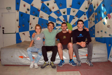Cita con la escalada el sábado 2 de junio en Rocópolis, donde tuvo lugar la final de la disciplina de bloque correspondiente a los XXXI Juegos Deportivos de Navarra. Tomaron parte deportistas de las edades sub 12, sub 14, sub 16 y hasta 18 años; tanto en categoría masculina como femenina. Entre las 10 y las 11:45 horas se disputaron las rondas clasificatorias y a partir de las 12 horas, se desarrollaron las finales.