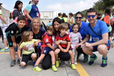 El sábado 2 de junio, Congelados de Navarra -una de las empresas participantes del 'Reto solidario' de Fundación Diario de Navarra y Obra social La Caixa- organizó la marcha 'Sumemos pasos para el Reto solidario'. Vecinos de Arguedas y Valtierra salieron desde la plaza de los Fueros de cada localidad a las 10 de la mañana para, en poco más de dos kilómetros, alcanzar la planta que la empresa tiene en Arguedas, donde se celebró una pequeña fiesta.
