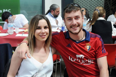 La Txaranga Aburrecalles de Lodosa celebró sus 25 años de vida con una jornada festiva a la que asistieron vecinos de la localidad y amigos de otros muchos pueblos. La fiesta se celebró el 2 de junio, con chupinazo, foto oficial, comida, concierto, ronda con la txaranga y fin de fiesta. Un día antes, esta formación musical había deleitado a los asistentes con un concierto que se celebró en la Casa de Cultura de Lodosa.