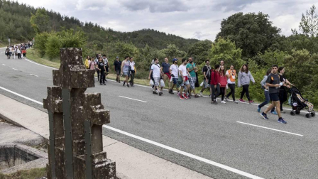 Los 'Caminos de la Hospitalidad' desembocaron el sábado en la cuna de San Francisco Javier con un centenar de refugiados sirios como símbolo de la acogida Navarra