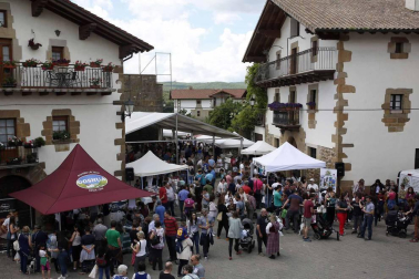 Eltzaburu acogió el domingo un nuevo día dedicado a la cuajada. El Valle de Ultzama dedicó, por noveno año, una jornada para conocer cómo se elabora de forma tradicional este postre estrella de la zona