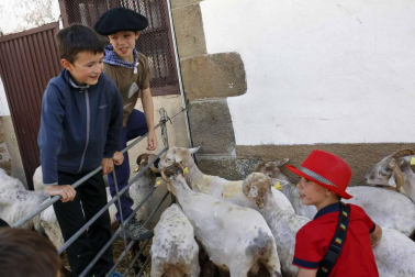 Eltzaburu acogió el domingo un nuevo día dedicado a la cuajada. El Valle de Ultzama dedicó, por noveno año, una jornada para conocer cómo se elabora de forma tradicional este postre estrella de la zona