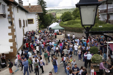 Eltzaburu acogió el domingo un nuevo día dedicado a la cuajada. El Valle de Ultzama dedicó, por noveno año, una jornada para conocer cómo se elabora de forma tradicional este postre estrella de la zona
