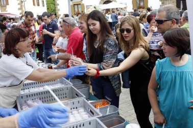 Eltzaburu acogió el domingo un nuevo día dedicado a la cuajada. El Valle de Ultzama dedicó, por noveno año, una jornada para conocer cómo se elabora de forma tradicional este postre estrella de la zona