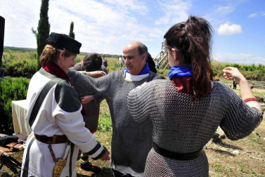 Santacara celebró celebró este domingo el XI Día de Cara, en el que la localidad recuerda sus orígenes romanos. Los vecinos pudieron trasladarse al antiguo Imperio a través de numerosas actividades, entre ellas, varias reconstrucciones históricas