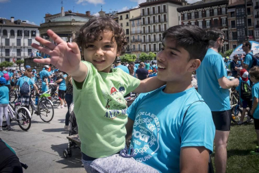 El domingo se celebró la 23ª edición del Día de la Bicicleta acompañado del buen tiempo y con 4.200 participantes