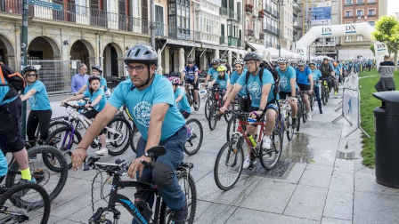 El domingo se celebró la 23ª edición del Día de la Bicicleta acompañado del buen tiempo y con 4.200 participantes