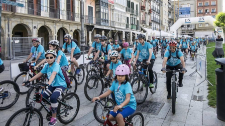 El domingo se celebró la 23ª edición del Día de la Bicicleta acompañado del buen tiempo y con 4.200 participantes