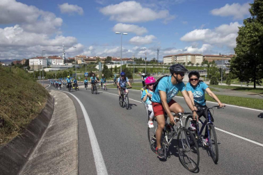 El domingo se celebró la 23ª edición del Día de la Bicicleta acompañado del buen tiempo y con 4.200 participantes