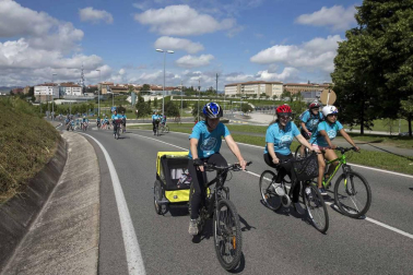El domingo se celebró la 23ª edición del Día de la Bicicleta acompañado del buen tiempo y con 4.200 participantes