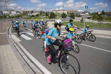 El domingo se celebró la 23ª edición del Día de la Bicicleta acompañado del buen tiempo y con 4.200 participantes