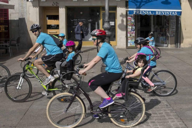 El domingo se celebró la 23ª edición del Día de la Bicicleta acompañado del buen tiempo y con 4.200 participantes
