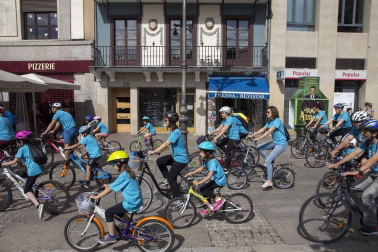 El domingo se celebró la 23ª edición del Día de la Bicicleta acompañado del buen tiempo y con 4.200 participantes