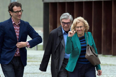 Don Felipe ha llegado a Pamplona a las 11.30 horas acompañado por el ministro de Fomento, José Luis Ábalos