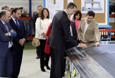 Don Felipe ha llegado a Pamplona a las 11.30 horas acompañado por el ministro de Fomento, José Luis Ábalos