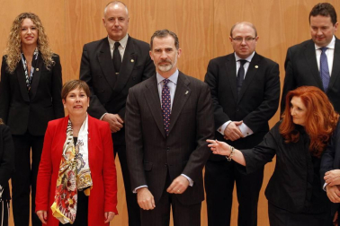 Don Felipe ha llegado a Pamplona a las 11.30 horas acompañado por el ministro de Fomento, José Luis Ábalos