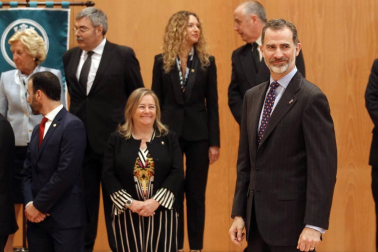 Don Felipe ha llegado a Pamplona a las 11.30 horas acompañado por el ministro de Fomento, José Luis Ábalos