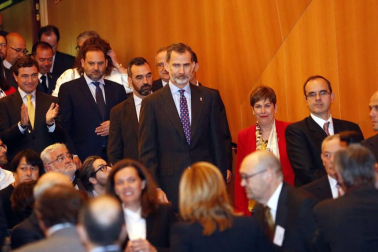Don Felipe ha llegado a Pamplona a las 11.30 horas acompañado por el ministro de Fomento, José Luis Ábalos