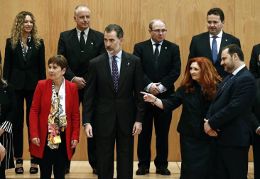 Don Felipe ha llegado a Pamplona a las 11.30 horas acompañado por el ministro de Fomento, José Luis Ábalos