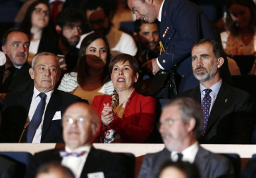 Don Felipe ha llegado a Pamplona a las 11.30 horas acompañado por el ministro de Fomento, José Luis Ábalos