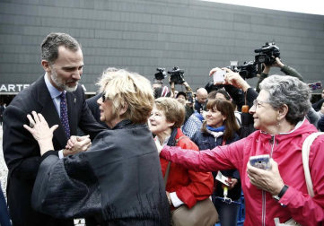 Don Felipe ha llegado a Pamplona a las 11.30 horas acompañado por el ministro de Fomento, José Luis Ábalos