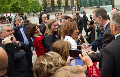 Don Felipe ha llegado a Pamplona a las 11.30 horas acompañado por el ministro de Fomento, José Luis Ábalos