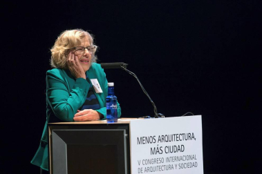 Don Felipe ha llegado a Pamplona a las 11.30 horas acompañado por el ministro de Fomento, José Luis Ábalos