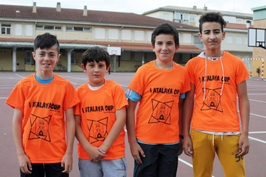 Desde el 11 de mayo y hasta el próximo 16 de junio se está desarrollando la I Atalaya Cup, torneo interpueblos de balonmano, que cuenta con la colaboración de los ayuntamientos de Peralta, Funes, Marcilla, Falces y Villafranca. El campeonato cuenta con categorías masculina y femenina, desde prealevín hasta cadete.