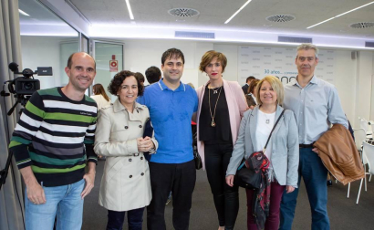 La Clínica Sannas, ubicada en Nuevo Artica, celebró el pasado 6 de junio su treinta aniversario en una emotiva velada que repasó los momentos más importantes de su historia. Más de 130 invitados pudieron comprobar cómo la innovación constante ha permitido a esta clínica redefinir los conceptos de la odontología de vanguardia. Una apuesta decidida por el futuro a la que se suma el componente artístico que requiere la profesión de dentista.