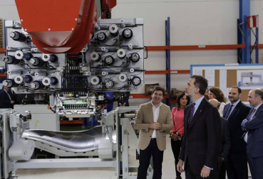 El rey Felipe VI ha visitado en Torres de Elorz las instalaciones de la empresa MTorres.