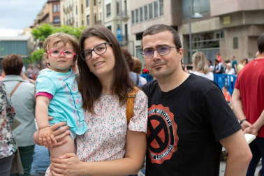 El viernes 8 de junio y el sábado 9 de junio el Ensanche se convirtió en un escenario gigante para el talento de pequeños artistas que ofrecieron un total de 16 actividades diferentes protagonizadas por: Escuela Navarra de Jotas, Flamenco Aires del Sur, Escuela de Música de Ansoáin, Kíthara Escuela de Música, Escuela de Danza Ravel, Escuela de Danza de Navarra, equipo de gimnasia rítmica del Club Natación, Zumba Fitness, Breahtless Dance Center, talleres creativos de Alfil.bey y de Art 5 Bellas Artes, Escuela de flamenco Sandra Gallardo, equipo de gimasia rítmica Alaia y yoga, danza y mindfulness con Espacio Meraki. Todo ello dentro de la campaña 'Comercio hace ciudad' organizada por la Asociación de comerciantes del Ensanche y el Ayuntamiento de Pamplona.