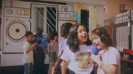 Alumnos del colegio García Galdeano lanzan 'Radio Patio'