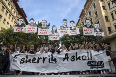Miles de personas en la manifestación contra la sentencia del 'caso Alsasua'