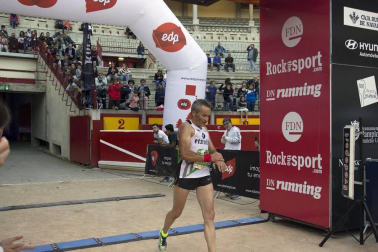 Fotos de las distintas carreras de las que ha constado la V edición de la EDP San Fermín Marathon.