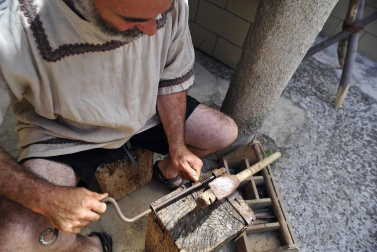 El Festival Romano de Andelo de Mendigorría alcanzó este año su XVII edición, una cita cultural y artística en la que se pudo disfrutar de la esencia del mundo romano con actuaciones teatrales y representaciones del ejército a pie de calle