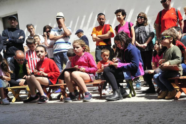 El Festival Romano de Andelo de Mendigorría alcanzó este año su XVII edición, una cita cultural y artística en la que se pudo disfrutar de la esencia del mundo romano con actuaciones teatrales y representaciones del ejército a pie de calle