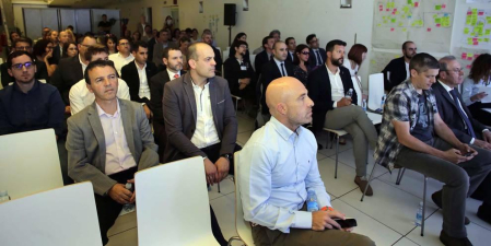 El II Premio a la Innovación Digital DN+ recayó en Sistemas OEE. La empresa ha diseñado una tecnología capaz de extraer y analizar datos de cualquier sistema productivo en tiempo real.