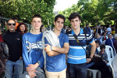 El céntrico parque del Bosquecillo se convirtió en escenario para acoger el concierto que dio cierre al curso 2017-2018 de la Escuela de Música Joaquín Maya. Más de doscientos cincuenta alumnos participaron en este macro evento. La actuación estuvo precedida de un pasacalles protagonizado por la Gaztesoinua Fanfarrea. Durante el concierto participaron el Coro Corilandia, la Banda del Patio, la Maya Vocal Ensemble y la Banda Joaquín Maya.