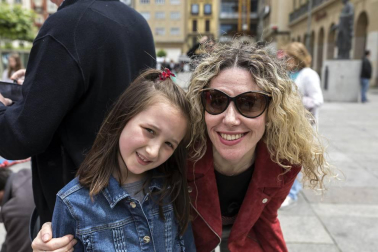 Acodifna (Asociación Coordinadora de Personas con Discapacidad Física de Navarra) organizó el domingo 17 de junio una jornada de sensibilización bajo el título “Siéntate, participa y cuéntanos”. Además de los espacios lúdicos, como los hinchables o el área infantil, y la animación de la txaranga Ziripot, también hubo lugar para las actividades de concienciación, como el circuito por la accesibilidad, el monólogo y actuación multicultural o la lectura final de un manifiesto por parte de representantes del colectivo.