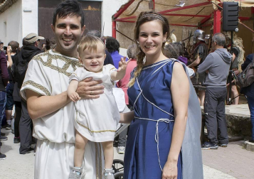 Mendigorría acogió el 17 de junio la XVII edición del Festival romano de Andelos. Durante la jornada se organizaron visitas teatralizadas a la ciudad de Andelos, demostraciones sobre tradiciones romanas, teatro callejero y el imprescindible mercado romano con puestos de monedas de la época, textiles, taberna, etc.