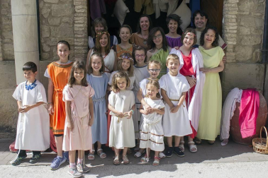Mendigorría acogió el 17 de junio la XVII edición del Festival romano de Andelos. Durante la jornada se organizaron visitas teatralizadas a la ciudad de Andelos, demostraciones sobre tradiciones romanas, teatro callejero y el imprescindible mercado romano con puestos de monedas de la época, textiles, taberna, etc.