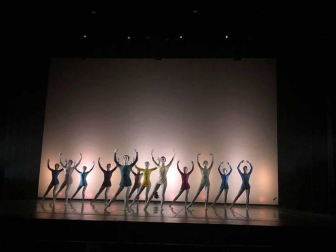 El pasado domingo, 17 de junio, la escuela celebró la gala de fin de curso con el espectáculo 'Wonderland', en el que participaron alumnos de entre 4 y 55 años y artistas invitados