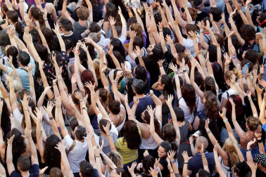 Miles de personas vuelven a tomar las calles de Madrid al grito de "No es abuso es violación"