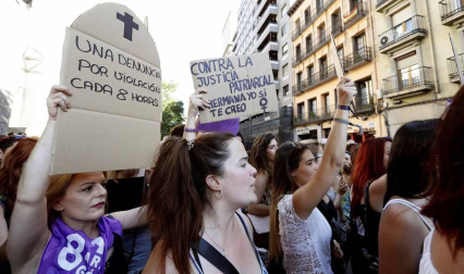 Miles de personas vuelven a tomar las calles de Madrid al grito de "No es abuso es violación"