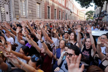 Miles de personas vuelven a tomar las calles de Madrid al grito de "No es abuso es violación"