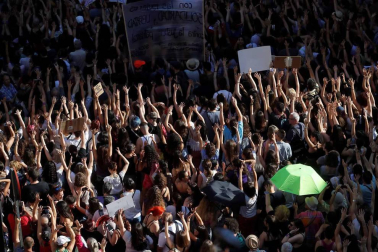 Miles de personas vuelven a tomar las calles de Madrid al grito de "No es abuso es violación"