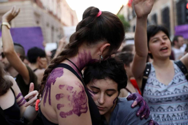 Miles de personas vuelven a tomar las calles de Madrid al grito de "No es abuso es violación"