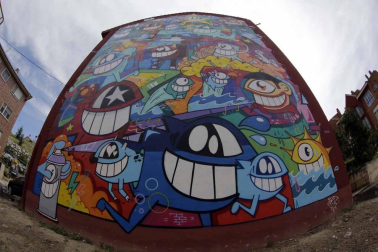 Taquen, Juan Landa, Deih, Pez y Doa han sido los cinco artistas encargados de transformar fachadas deterioradas o en desuso en auténticas obras de arte.