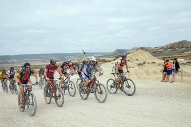Disputa de la prueba de mountain bike en la Ribera de Navarra.